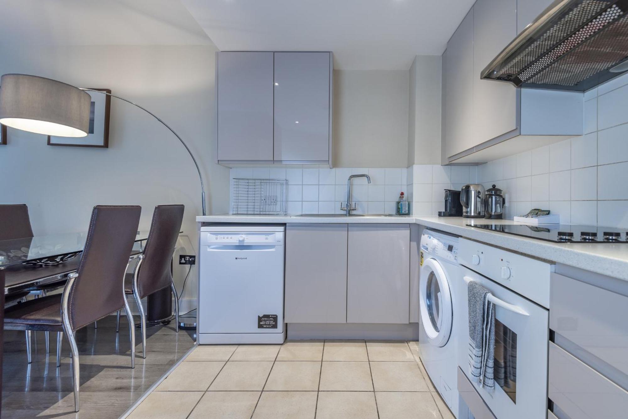Riverside Apartment Londen Buitenkant foto