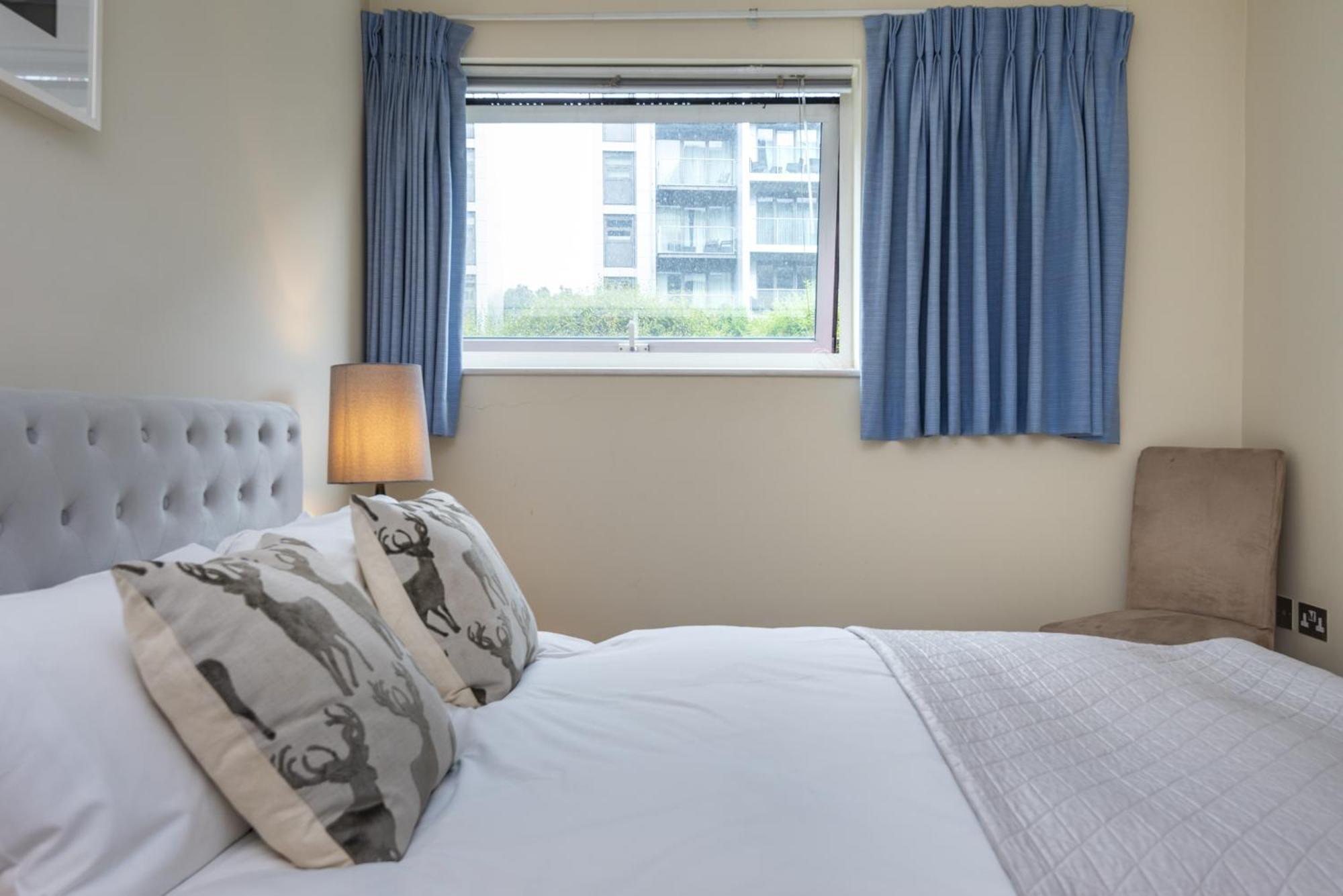 Riverside Apartment Londen Buitenkant foto